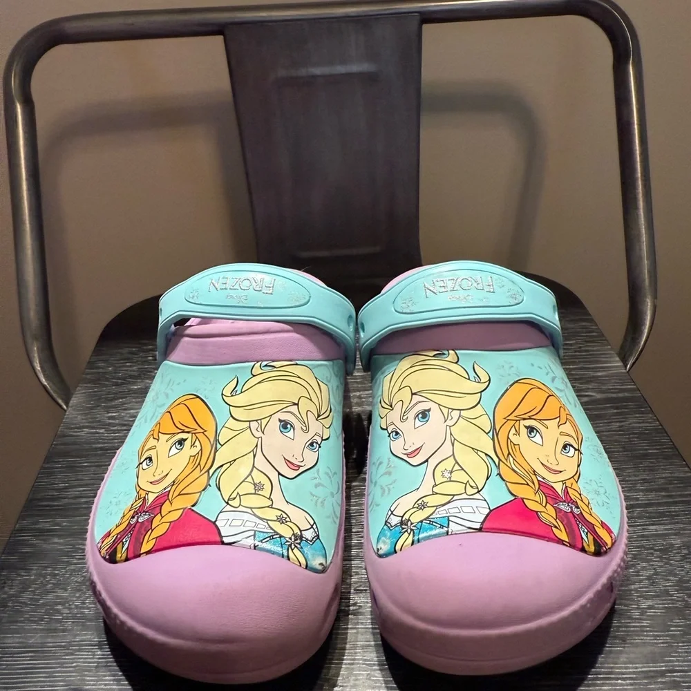 Frozen Crocs - Elsa and Anna Size J1 (big kids) - Picture 14 of 14